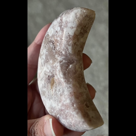 {Giveaway Bonus} Pink Amethyst Moon Carving 🌙 - Picture 8 of 9